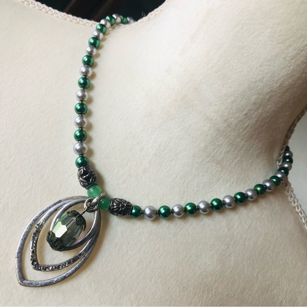 Handcrafted repurpose emerald & silver pendant Czech glass Pearl necklace
